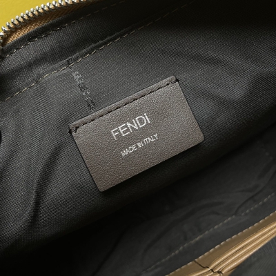 フェンディバッグ角部分ディテール